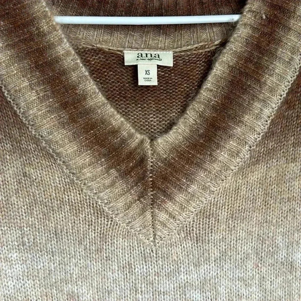 a.n.a Ombre V-Neck Sweater Neutral Brown Tan Cozy Knit Boho Fall Layering XS NWT - Picture 4 of 7